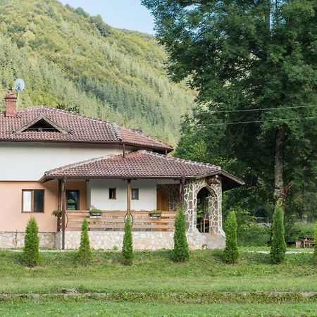 Къща За Гости Черна Река Ribarica Exteriér fotografie